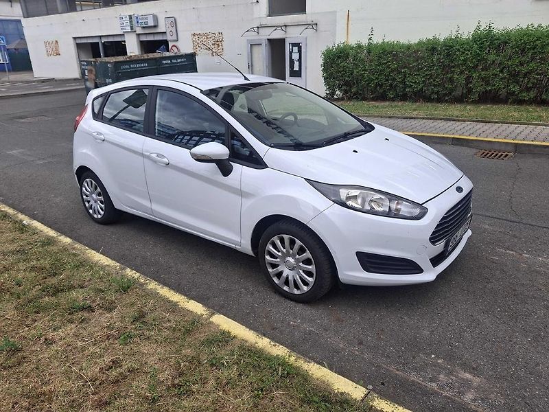 Ford Fiesta 1,2 - fotka 8 z 27
