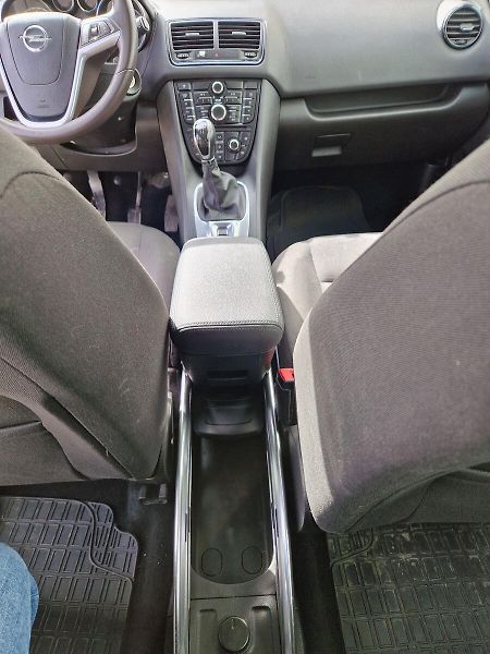 Opel Meriva 1.4 T - fotka 19 z 30