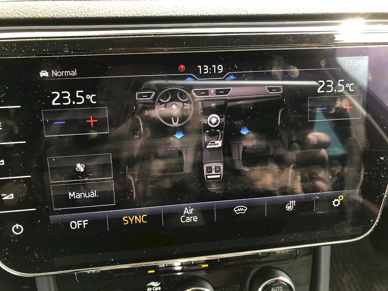 Škoda Superb (2020) COM SCOUT 4X4TD 140/2.0 7DG - fotka 12 z 29
