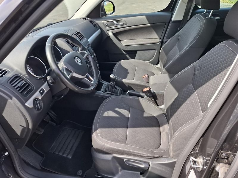 Škoda Yeti (2015) EDITION 1.2TSi 81kW,tažné,xen - fotka 8 z 18