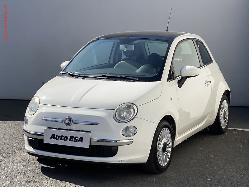 Fiat 500 (2011) 1.2i, Lounge, panor - fotka 3 z 15
