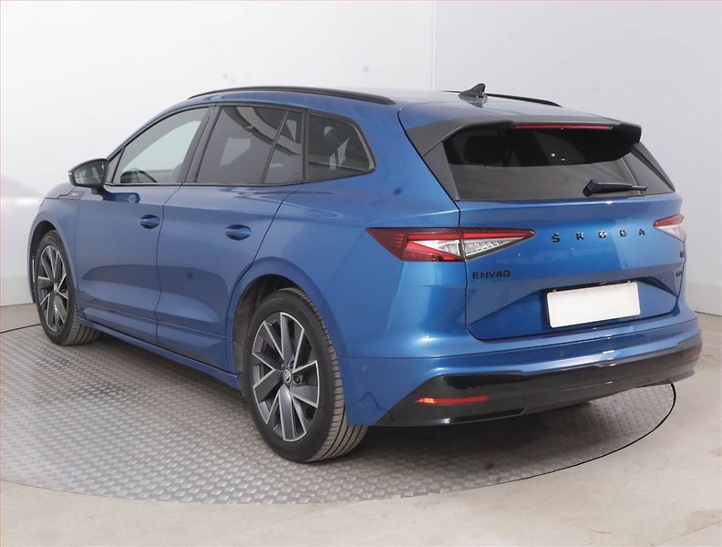 Škoda Enyaq (2023) Sportline iV 60 (62 kWh) - fotka 4 z 17