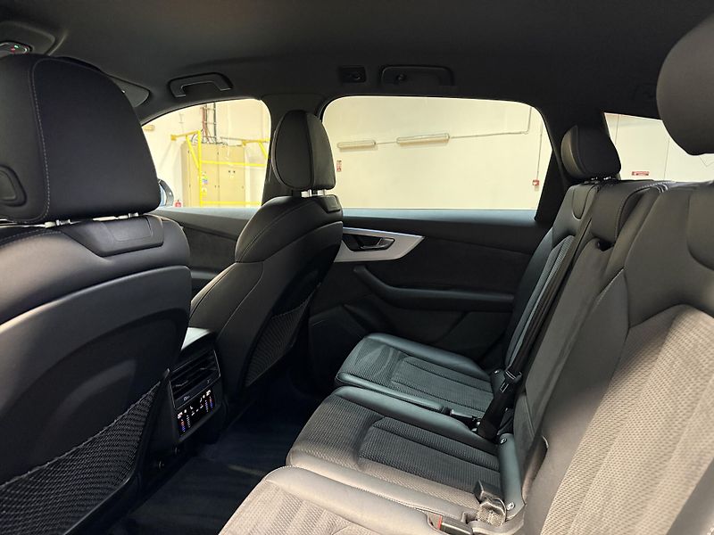 Audi Q7 3.0 50 TDI quattro tiptronic S - fotka 12 z 16