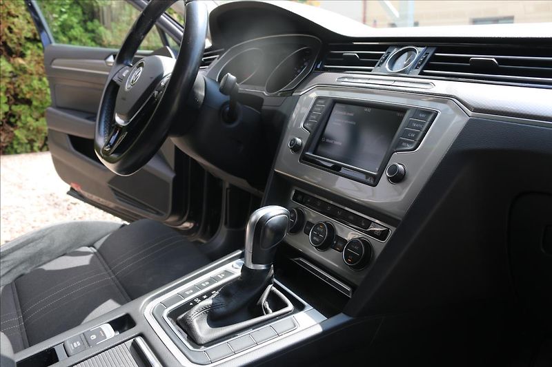 Volkswagen Passat 2,0 TDi,DSG, 4x4 ALLTRACK - fotka 34 z 46