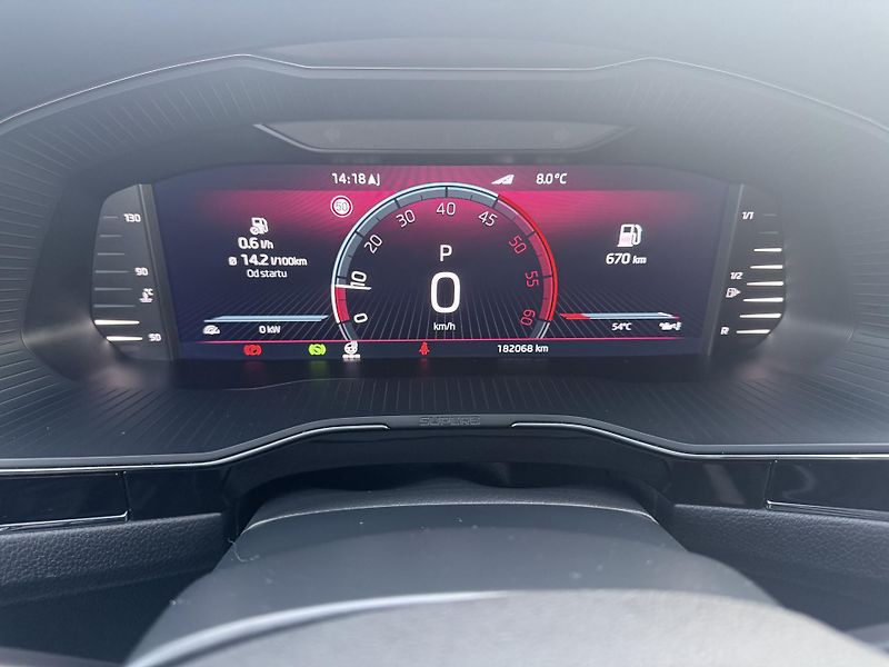 Škoda Superb (2023) 2,0tdi 147kw L&K 4x4 DSG - fotka 57 z 80