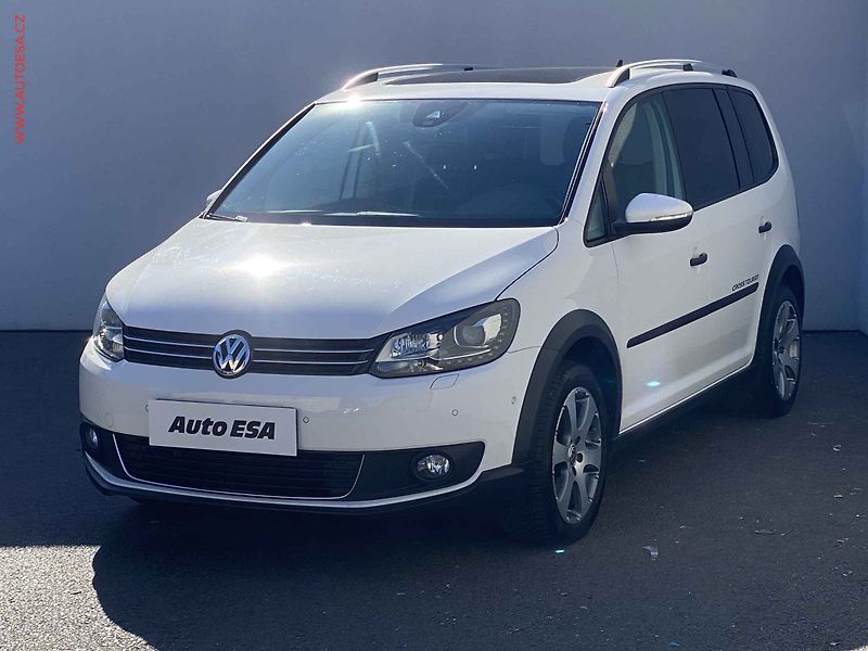 Volkswagen Touran (2011) 1.4 TSi, CROSS, bixen, panor - fotka 3 z 18