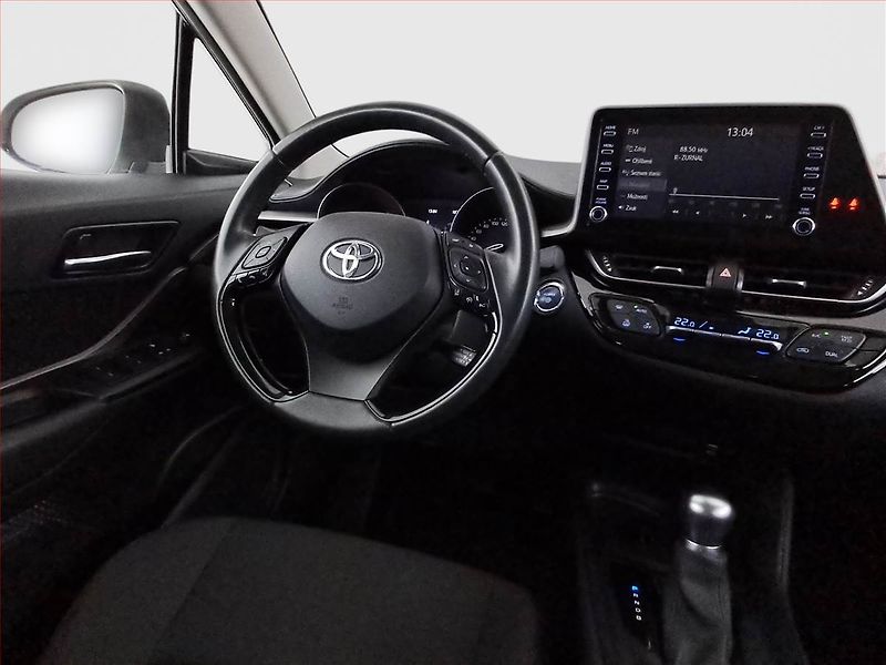 Toyota C-HR (2023) 1.8 Hybrid - fotka 7 z 18