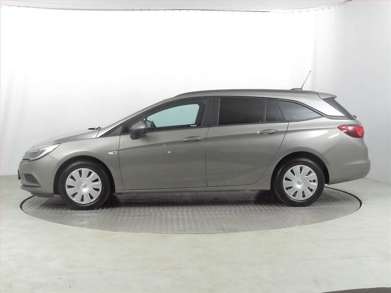 Opel Astra (2017) 1.6 CDTI, Serv.kniha, Tempomat - fotka 3 z 16
