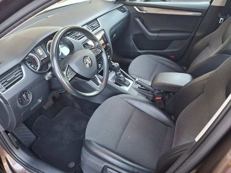 Škoda Octavia (2019) Style Plus DSG 2,0TSi 140kW - fotka 6 z 34