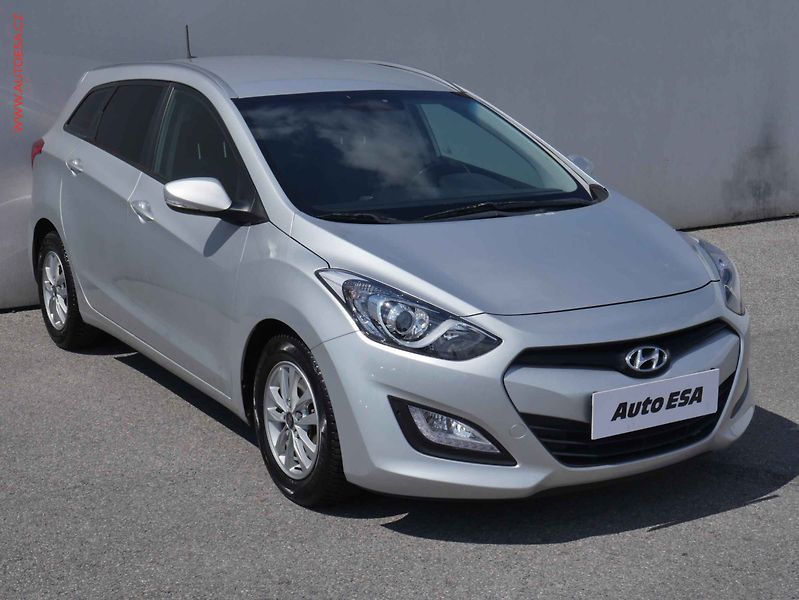 Hyundai i30 (2013) 1.6 CRDi, Klima, temp - fotografie inzerátu
