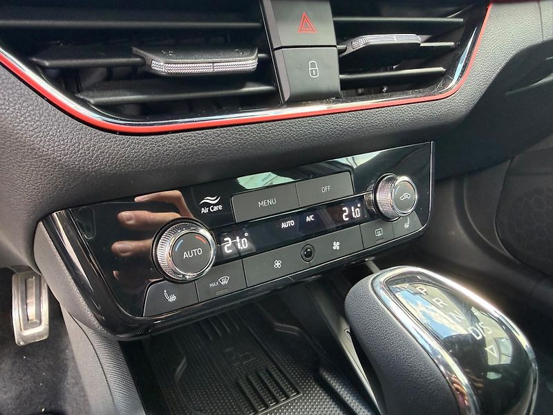 Škoda Kamiq Monte Carlo 1.5 TSI 110kw DSG - fotka 18 z 27