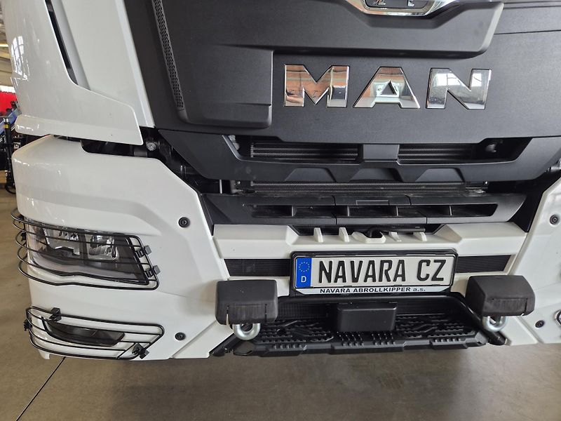 MAN TGS 33.520 6x6 RUKA HIAB SKLÁPĚČ  - fotka 11 z 39