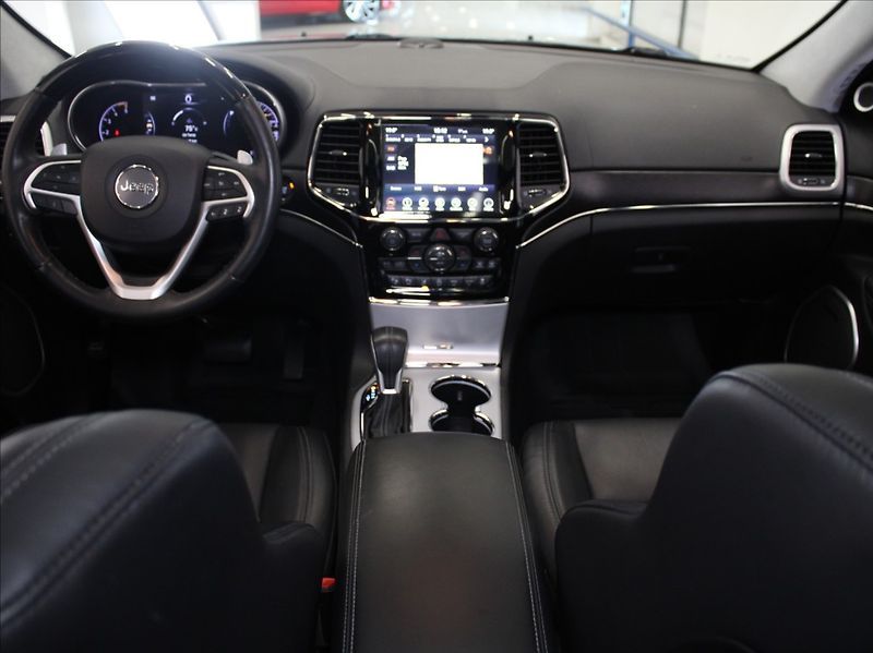 Jeep Grand Cherokee 3,0 V6 CRD 184kW Summit 62tkm! - fotka 8 z 26