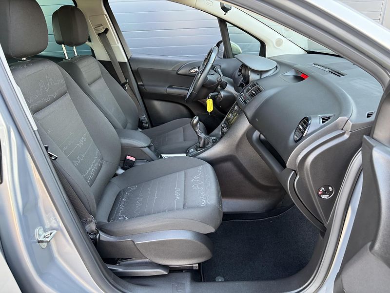Opel Meriva (2012) 1.4i 74kW/BEZ KOROZE/N.ROZVODY - fotka 12 z 23