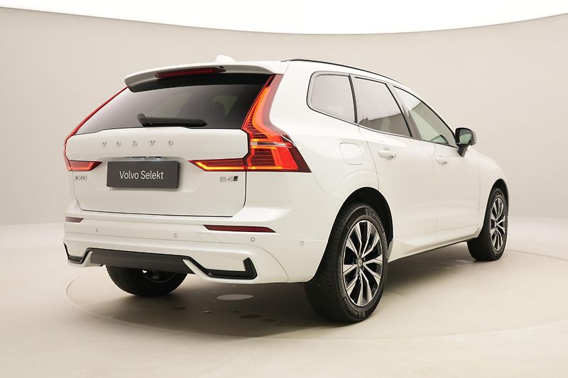 Volvo XC60 B4 AWD PLUS DARK AUT CZ 1.maj - fotka 12 z 58