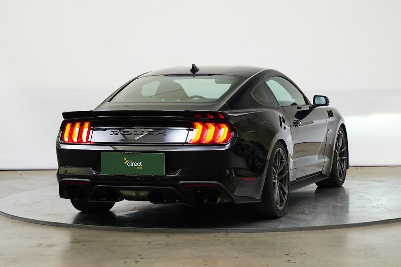 Ford Mustang - fotka 2 z 26