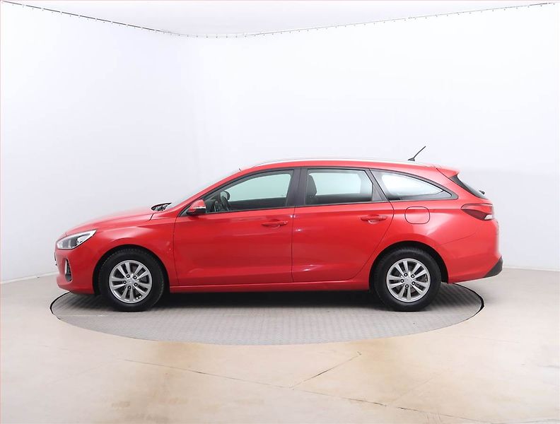 Hyundai i30 (2018) 1.0 T-GDI, Serv.kniha - fotka 3 z 14