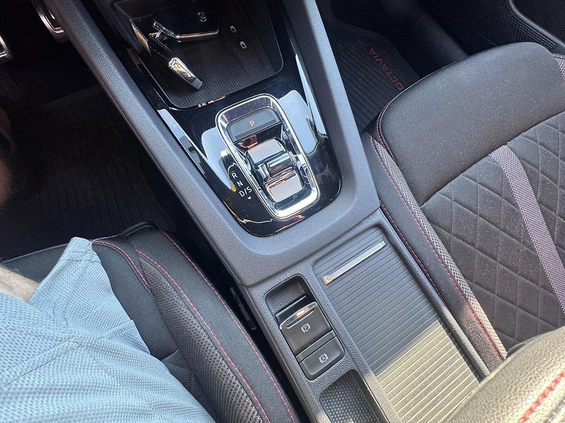 Škoda Octavia (2024) RS 2,0 TSI 180 KW 2. MAJ KOLA - fotka 30 z 50