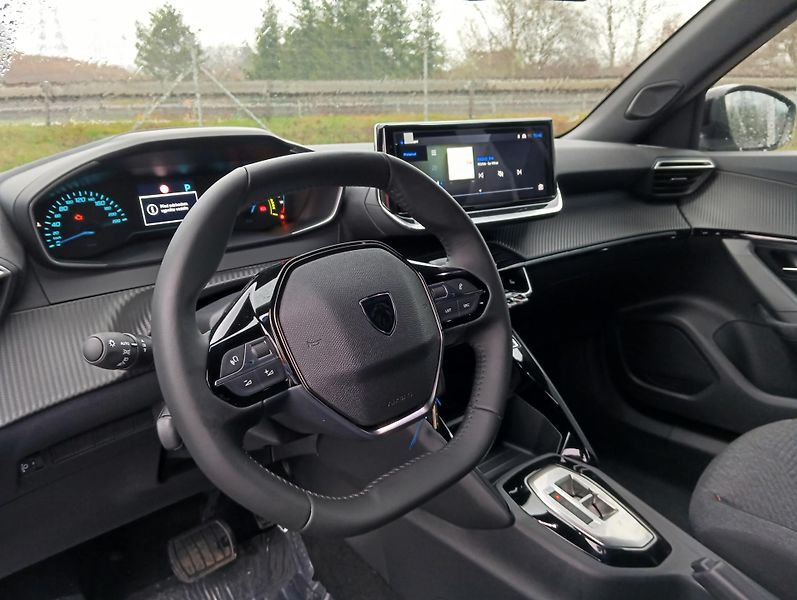 Peugeot 2008 (2026) BUSINESS Hybrid 110 e-DCS6 - fotka 11 z 16