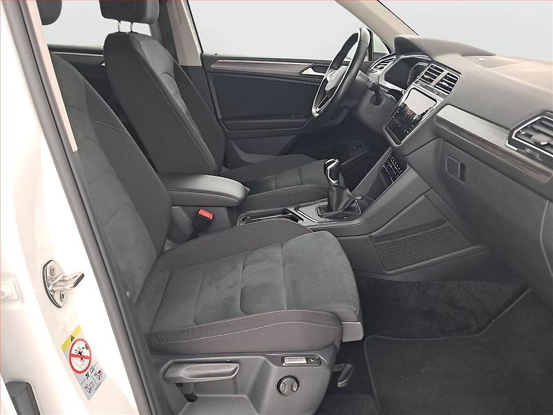 Volkswagen Tiguan Allspace (2023) Life 1.5 TSI - fotka 9 z 19