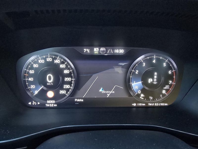 Volvo XC40 - fotka 23 z 39
