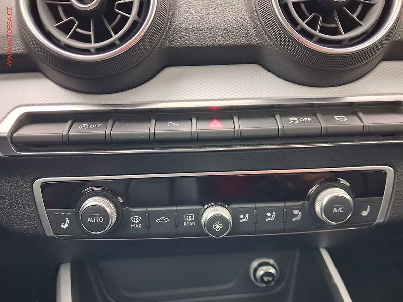 Audi Q2 (2018) 2.0 TFSi quattro, AT, LED - fotka 14 z 20