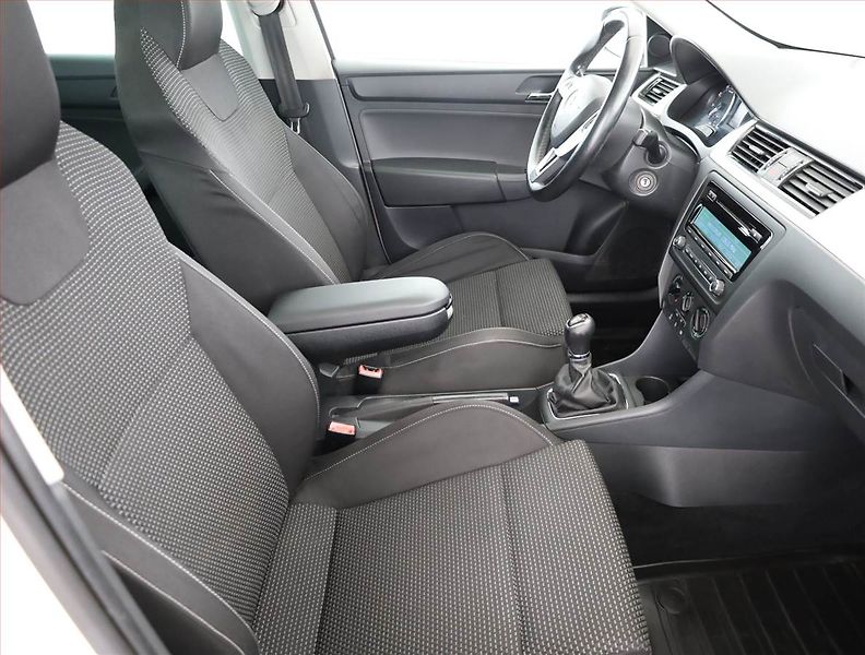 Škoda Rapid (2014) Spaceback 1.2 TSI, Serv.kniha - fotka 7 z 16