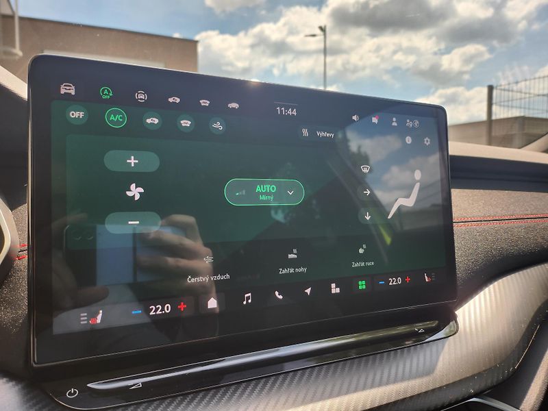 Škoda Octavia RS 2.0 TSI 195 kw DSG - fotka 16 z 28