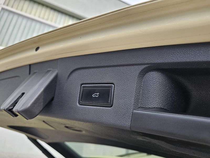 Volkswagen Touran (2017) 2.0TDI DSG - fotka 18 z 19
