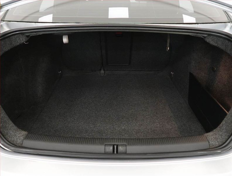 Volkswagen Jetta (2006) 2.0 TDI, Serv.kniha, Tažné - fotka 13 z 15