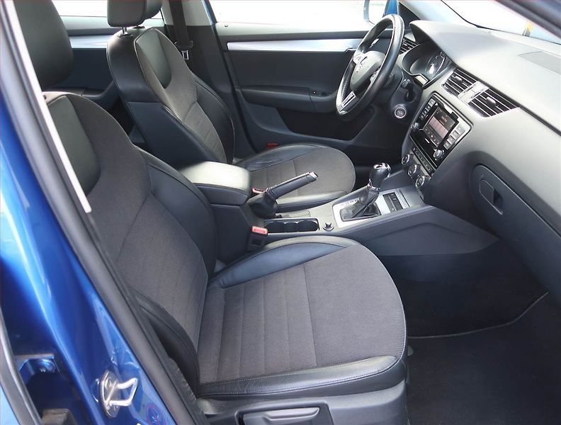 Škoda Octavia (2013) 1.8 TSI, Automat, Serv.kniha - fotka 9 z 21