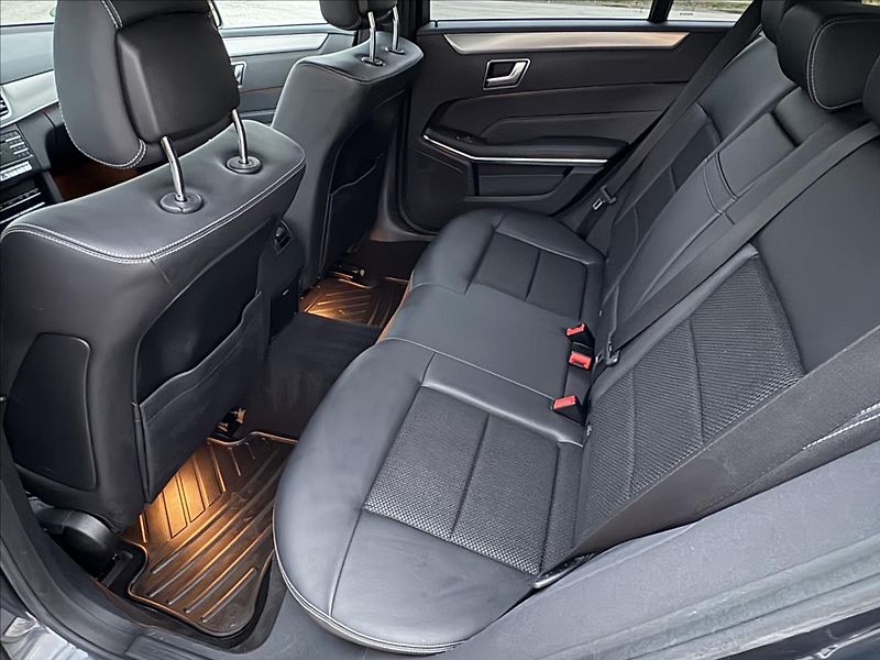 Mercedes-Benz Třídy E 2,2 200CDi 100kW,Led,Navi,Výhř - fotka 27 z 36