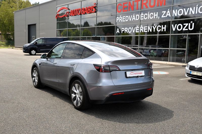 Tesla Model Y (2024) Long Range AWD AT DualMotor - fotka 4 z 13