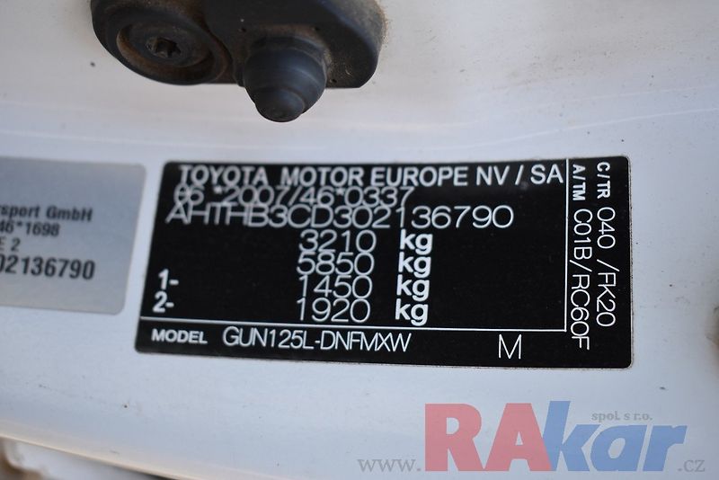 Toyota Hilux (2020) Active 2,4 D-4D  AWD - fotka 25 z 28