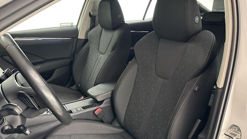 Škoda Octavia 2.0 TDI DSG Style - fotka 15 z 27