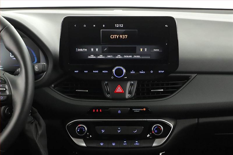 Hyundai i30 (2024) Smart 1.0 T-GDI, ČR,1.maj - fotka 9 z 17