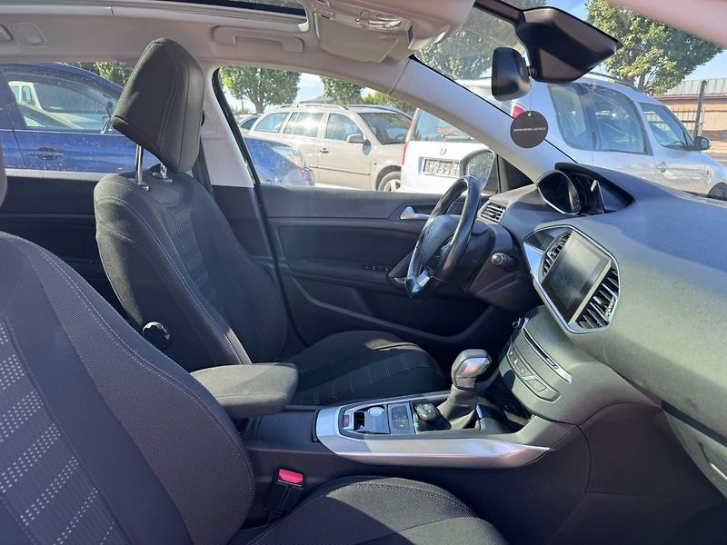 Peugeot 308 (2016) 1,2 PURET. ALLURE 96KW AUTOMAT - fotka 38 z 48