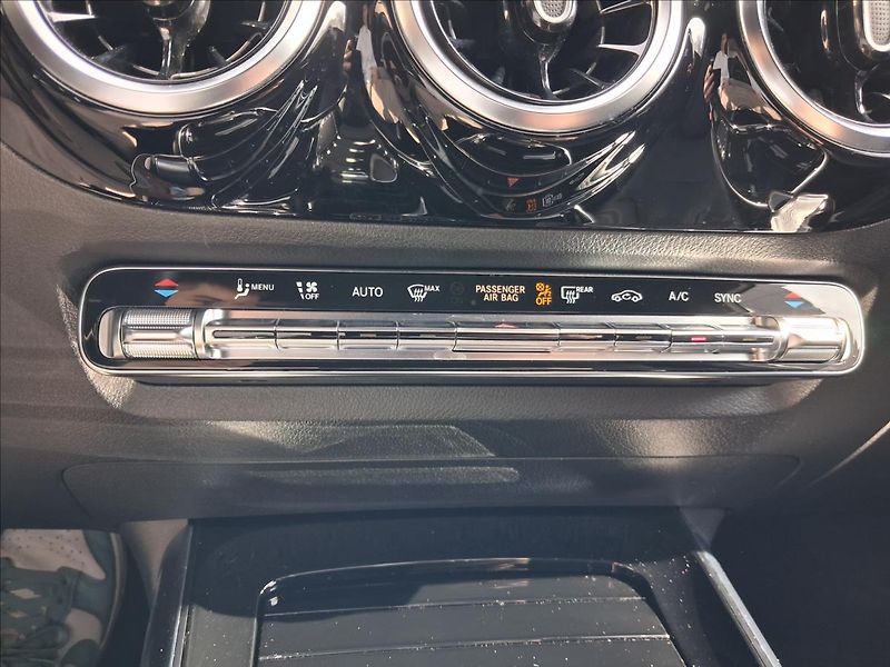 Mercedes-Benz GLA 1,3 180 MHEV Limited - fotka 11 z 21