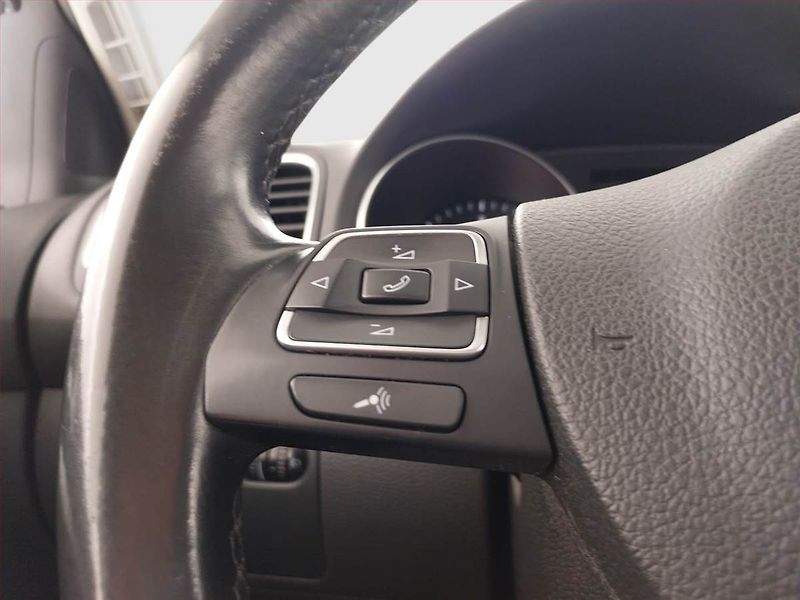 Volkswagen Golf (2013) Highline 1.6 TDI, Automat - fotka 17 z 22