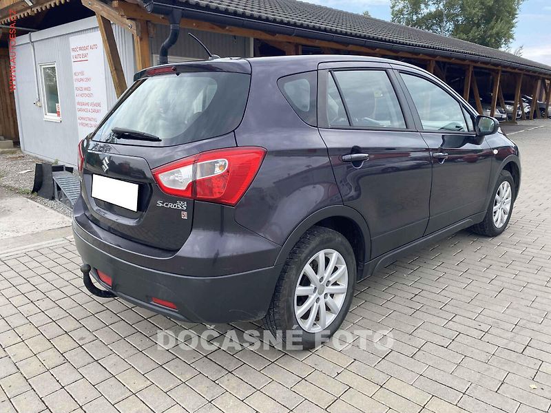 Suzuki SX4 (2014) 1.6DDiS, ČR, AC, TZ, park - fotka 2 z 3