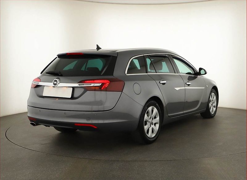 Opel Insignia (2016) 2.0 CDTI, Xenony, Tempomat - fotka 5 z 14