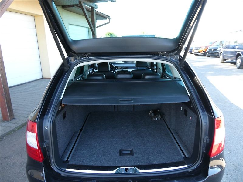 Škoda Superb 2,0 TDi 125kW ELEGANCE,závěs - fotka 13 z 47