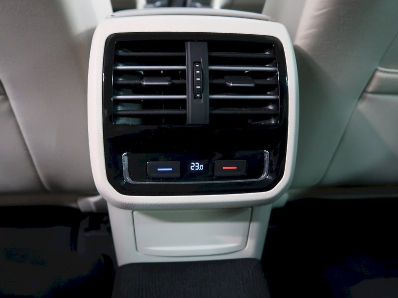 Volkswagen Passat (2016) COMFORTLINE 2.0TDI 110KW TAŽNÉ - fotka 37 z 39
