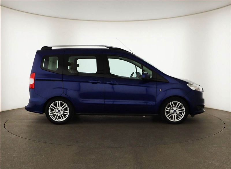 Ford Tourneo Courier (2014) Titanium 1.6 TDCi, 5Míst, ČR - fotka 6 z 14