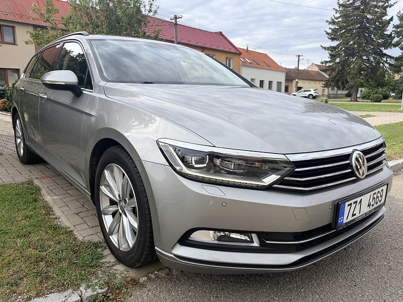 Volkswagen Passat 2.0TDI 110KW MATRIX REZERVACE - fotka 2 z 62