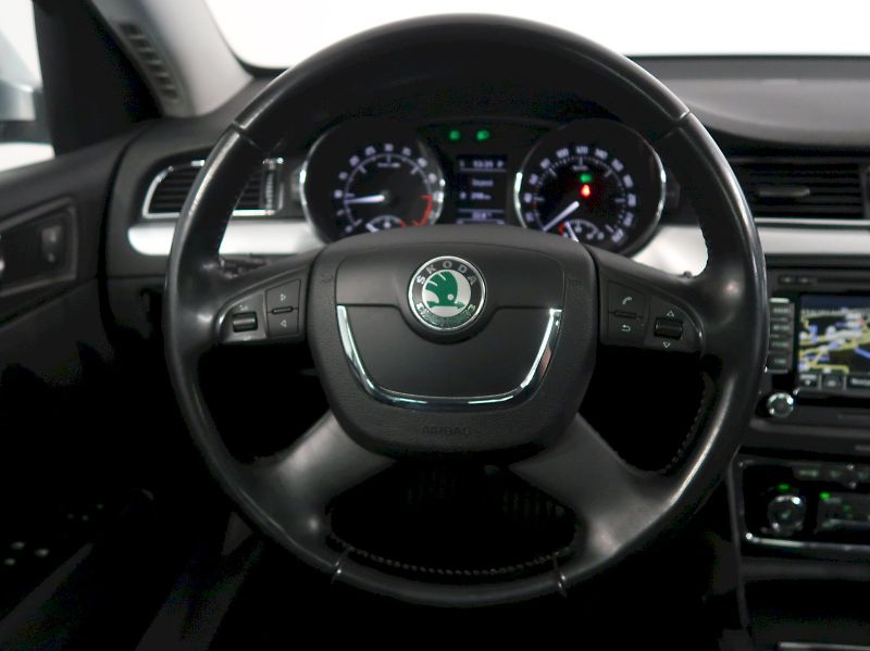 Škoda Superb (2013) ELEGANCE 2.0TDI 103KW 4x4 DSG - fotka 20 z 41