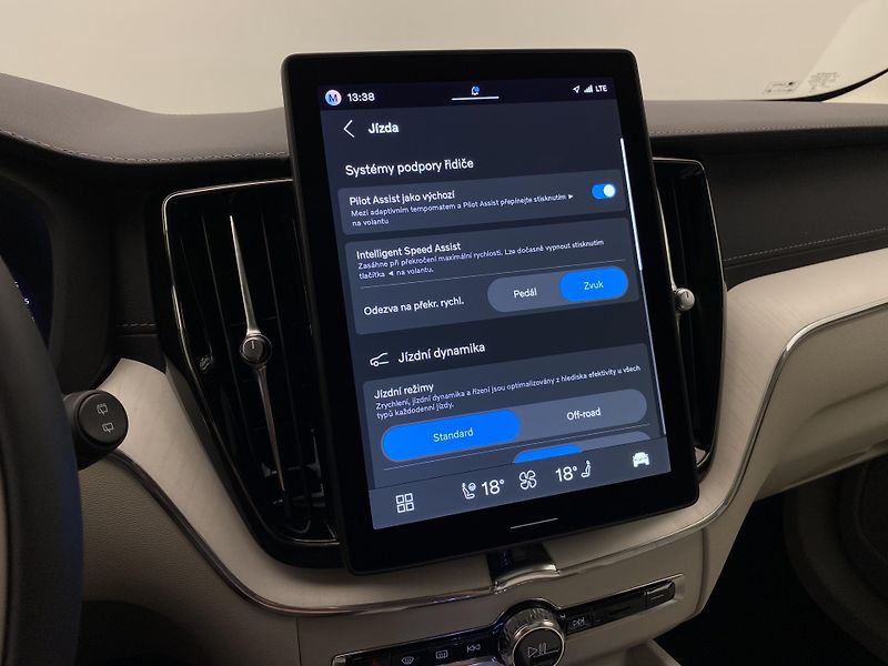 Volvo XC60 B5 AWD BRIGHT ULTRA REZERVACE - fotka 48 z 64