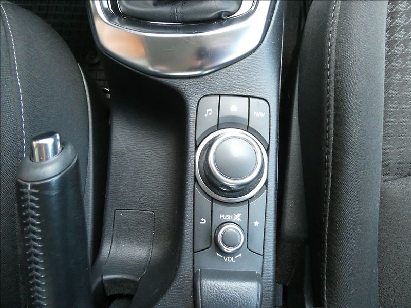 Mazda 2 1,5 Skyactiv 66kW,2xkola,NAVIG - fotka 31 z 59