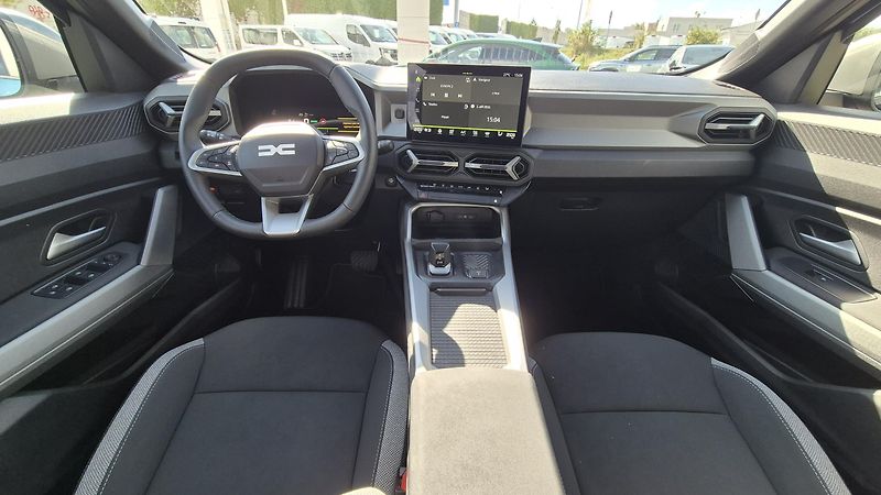Dacia Bigster (2025) Journey hybrid 155       - fotka 8 z 10