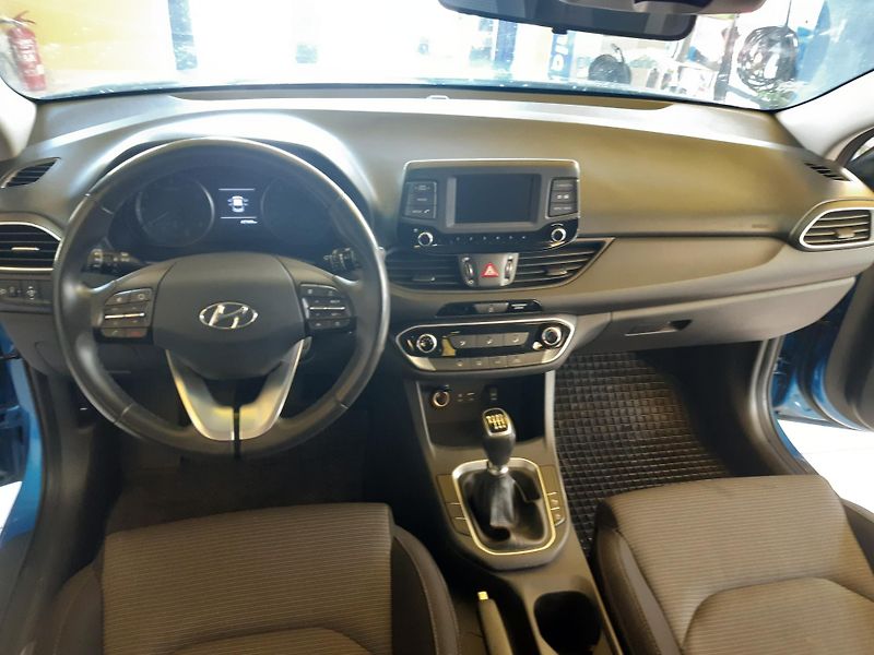 Hyundai i30 1.0 T-GDI Combi 88KW 62000km!! - fotka 9 z 22
